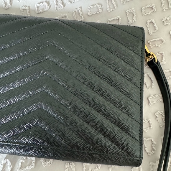 YSL - CASSANDRE MATELASSÉ FLAP POUCH IN QUILTED GRAIN DE POUDRE EMBOSSED LEATHER - Picture 7 of 13